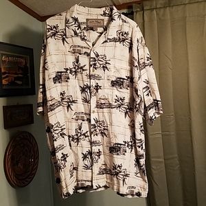 Men's short sleeve button up shirt